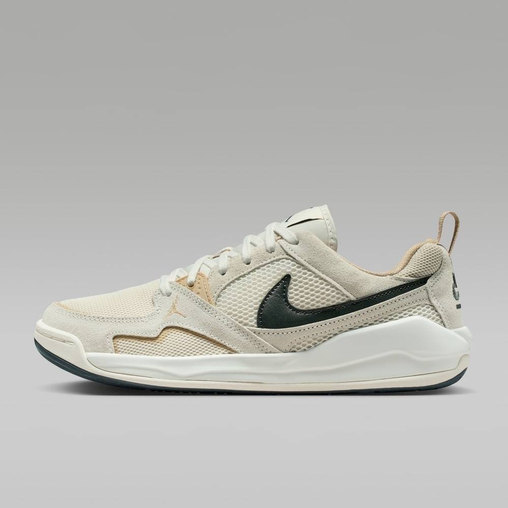 NIKE耐克 女子JORDAN轻便板鞋防滑耐磨休闲鞋HJ6778-120