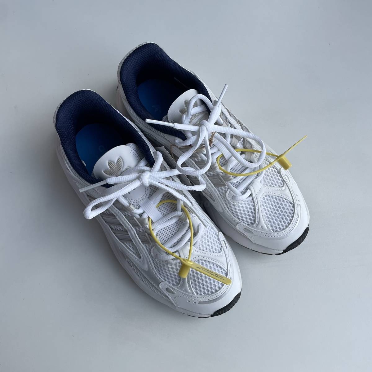 Adidas阿迪达斯 中性大童款经典运动鞋ID0694